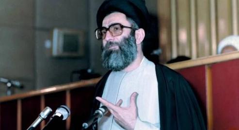 خامنئي في عام 1997. مصدر الصورة إيران وير فارسي 
