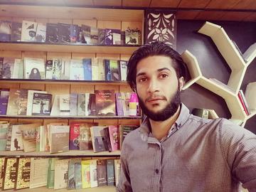 خاص.. شاعر عراقي يؤكد تعرضه لتهديدات بالقتل بسبب "انتقاد إيران"