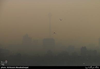 با ورود به فصل زمستان و سردی هوا، بحران کمبود گاز ناشی از ناکارآمدی مدیریت، باعث افزایش مازوت سوزی در نیروگاه‌ها و ایجاد آلودگی بیشتر در سطح شهر‌ها شده است.در حال حاضر ۲۲ ایستگاه سنجش هوای تهران در شرایط قرمز هستند.