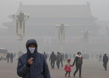 تلاش برای تغییر استانداردها در حالیست که کارشناسان می‌گویند دستگاه‌های دولتی به وظایف خود برای کاهش آلودگی هوا عمل نمی‌کنند و در مقابل، مدیران دولتی به شکلی عجیب، آلودگی هوا در ایران را با چین مقایسه می‌کنند