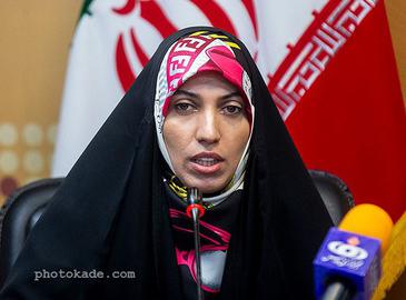 آمنه سادات ذبیح پور که ازسوی کاربران شبکه‌های مجازی لقب بازجو‌خبرنگار گرفته، درباره مهدکودک‌های خانگی ثبت نشده و بدون مجوز بهاییان حرف می‌زند