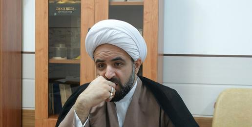 می‌توان گفت طاهری در هر زمینه‌ای می‌خواهد موازین اسلامی‌ که خود درست می‌پندارد، بر عرش بنشاند