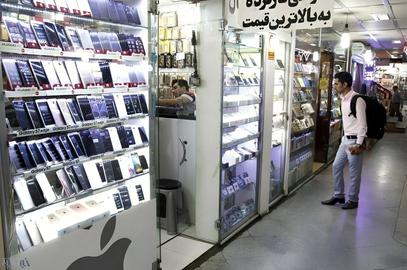 مصائب داشتن گوشی آیفون در ایران یا چه‌طور محدودیت‌ها را دور بزنیم؟