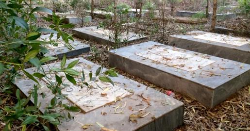In August, a coordinated attack targeted the Ahvaz Baha'i cemetery, a site with over 110 years of history.