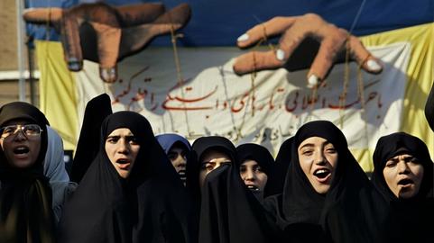 یکی از مهم‌ترین موانع توسعه سیاسی و دموکراسی، رشد و تقویت رادیکالیسم به طور عام و بنیادگرایی به طور خاص در جوامع اسلامی است
