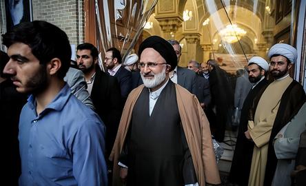 اصغر حجازی، معاون امنیتی دفتر خامنه‌ای، نفر کلیدی در تعیین مهمانان برنامه‌های سیاسی است