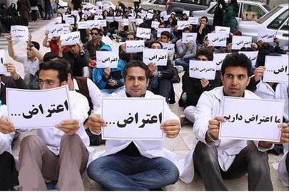 طومار همبستگی ۸۰۰ پزشک در حمایت از اعتراضات سراسری
