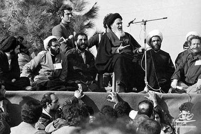 خمینی یک راست به بهشت زهرا رفت تا برای جمعیتی میلیونی سخنرانی کند