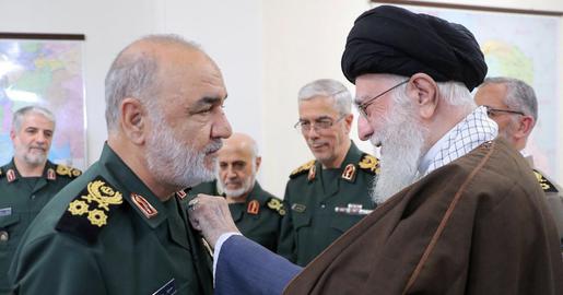 انگشترهای سیاسی علی خامنه‌ای؛ ابراز تاثیر بر افکار عمومی