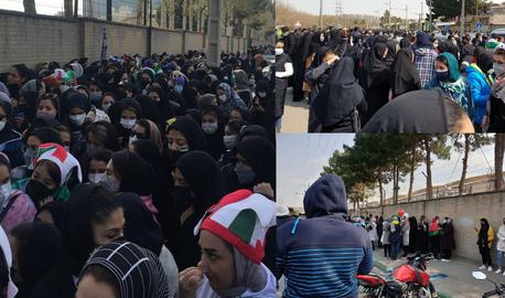 فدراسیون جهانی فوتبال، تاکنون بارها به دلیل مماشات با فدراسیون فوتبال ایران در قبال رفتار تبعیض‌آمیز جمهوری اسلامی با تماشاگران زن ایرانی مورد انتقاد قرار گرفته است