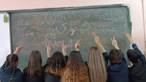 دانش‌آموزان بسیاری با انتشار تصاویری از برداشتن مقنعه‌های خود در مدارس، نوشتن شعار «زن، زندگی، آزادی» روی تخته کلاس با اعتراضات سراسری همراه شدند