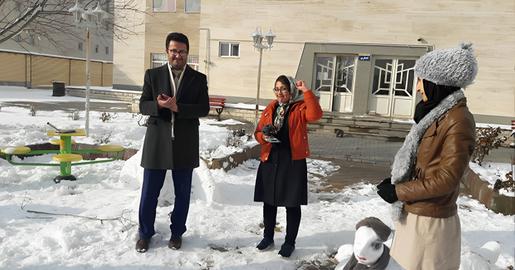 یکی دیگر تجربه‌های دانشجویان در مورد از برخوردهای ماموران حراست هم، تعهد گرفتن حراست از دانشجویان به‌خاطر بابت برف بازی مختلط بوده است