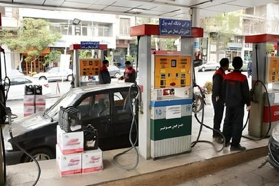 به نظر می‌رسد در مورد سه‌نرخی شدن بنزین در مجلس تاکنون بحثی نشده است اما همچنان اختیار تصمیم‌گیری دولت در این زمینه در هاله‌ای از ابهام است.