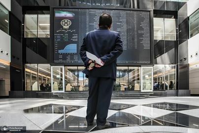 رنگ سبز بازار بورس تهران در آستانه آبان و دو هفته پس از آغاز جنگ در اسراییل، آنقدر کم‌رنگ و کم‌رمق بود، که امیدی در دل سهامداران نسبت به آینده بازار زنده نکرد
