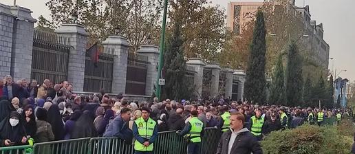 إيران: معلّمون متقاعدون يحتجّون على عدم تلبية مطالب قانون التقاعد