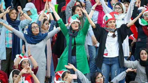 تشکیل کارگروه فیفا و کنفدراسیون آسیا، برای حضور زنان ایرانی در ورزشگاه‌ها