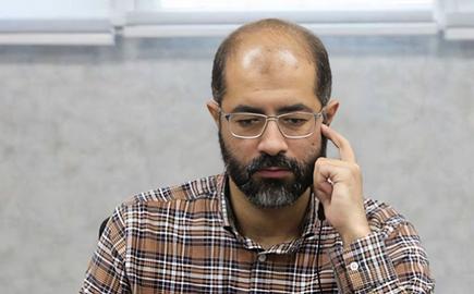 جمشیدی با نظرات صریح و گاهی تند در مورد حجاب، جنجال‌های زیادی برانگیخته است؛ او در یکی از مناظره‌های خود درباره مهسا امینی گفته بود: پوشش مهسا امینی در زمان بازداشت افتضاح بوده و تصاویری که پلیس منتشر کرده، اصل نیستند... خجالت می‌کشم نوع پوشش او را توصیف کنم