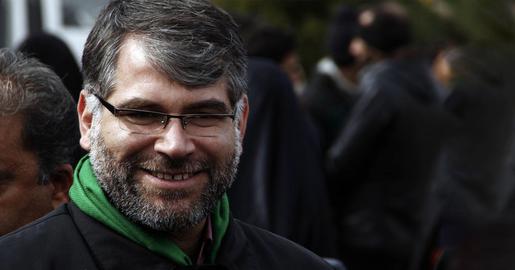 «جواد ساداتی‌نژاد» که پیش‌از این یک روز هم مدیریت عالی را تجربه نکرده بود، برنامه تدوین شده دولت در سایه را زیر بغل زد و به وزارتخانه برد و کمتر از دو سال بعد با ثبت ۲ رکورد تازه فساد، از این وزارتخانه اخراج شد