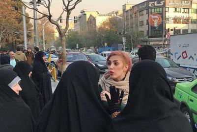 افرادی همچون زن محجبه بخشی از بازوی سرکوب در جمهوری اسلامی هستند و سال‌هاست که با تحمیل عقاید خود به زور و با استفاده از اتصال به نهاد قدرت، بخشی از جامعه را نادیده می‌گیرند
