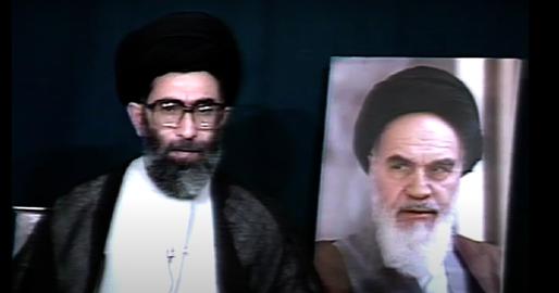 نخستین‌بار که علی خامنه‌ای در مورد مقوله ورزش حرف زد و بلافاصله آن را به سیاست الصاق کرد، هنوز برایش پیشوند «آیت‌الله» را به جای «حجت‌الاسلام» ننشانده بودند. او سال ۱۳۶۲ در گفت‌وگویی تلویزیونی، در مقام رییس جمهوری وقت، به بازی تاریخی تیم‌های ملی فوتبال ایران مقابل اسراییل در زمان پهلوی اشاره کرد.