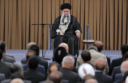 دستور خامنه‌ای به مجلس: کار فوری رأی به کابینه‌ پیشنهادی است