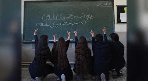 بر اساس اطلاعاتی که به «ایران‌وایر» رسیده است، ۳۰۰ کودک حاضر در اعتراضات دستگیر شده و در بازداشتگاه‌های متعلق به نگه‌داری مجرمین مواد مخدر نگه‌داری می‌شوند.