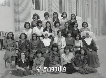 آزموده با تلاش زیادی توانست خانواده‌های دختران را راضی کند تا به مدرسه او بیایند و تحصیل کنند. در نخستین سال، مدرسه با حضور تعداد اندکی دختر بین ۷ تا ۱۲ سال کار خود را آغاز کرد و در سال‌های بعد تعداد دانش‌آموزان افزایش یافت
