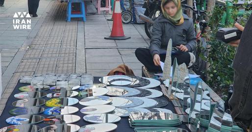 She creates bracelets, necklaces, wooden hairpins, small wooden sculptures, and rings at home, selling them to help cover her educational expenses