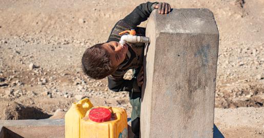 کودکان پیش از قدرت گرفتن طالبان هم کار می‌کردند از جمله؛ آب فروشی، پلاستیک فروشی، پاک کردن ماشین‌ها،‌ دست فروشی، خرده فروشی، کار کردن در تعمیرگاه‌های ماشین به عنوان شاگرد مکانیک حتی در کارگاه‌های آجرپزی مشغول به کار هستند. عکس:ایران وایر