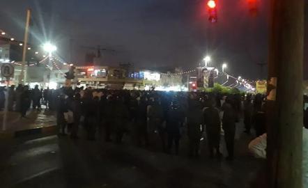 اعتراض به گرانی در دزفول  با شعار مرگ بر رئیسی