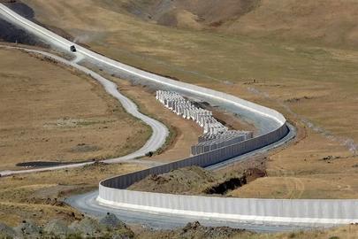 ایران-افقانیستان سرحدی‌نین ۳۵ کیلومترینه دیوار چکیلیب