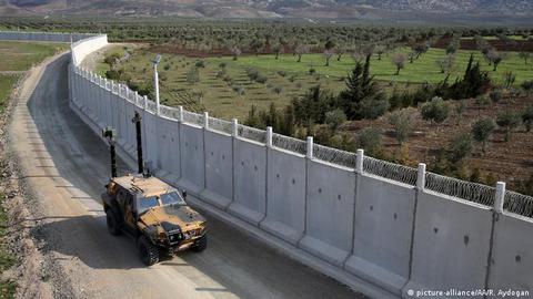 ترکیه: احداث دیوار در مرز ایران با سرعت ادامه دارد