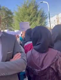 Urmiyədə Xumeyni təhsil və müalicə mərkəzinin tibb bacılarının etiraz aksiyası davam edir