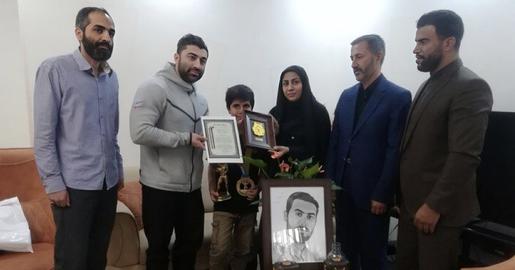 رضا حجار؛ تقدیم مدال به بسیجی عزیز رهبر، حذف به‌خاطر دوست‌دختر