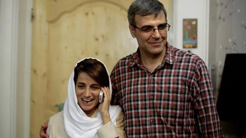 «رضا خندان»، فعال مدنی و همسر «نسرین ستوده» در آخرین ساعات روز آخر اردیبهشت درباره «احمدرضا جلالی» و آنچه در زندان از زبان او شنیده، نوشته و در صفحه فیس‌بوکش به اشتراک گذاشته است.