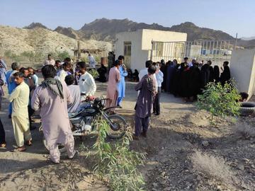 شهروندان بلوچ درب ورودی معدن مس رمشک را پلمپ کردند