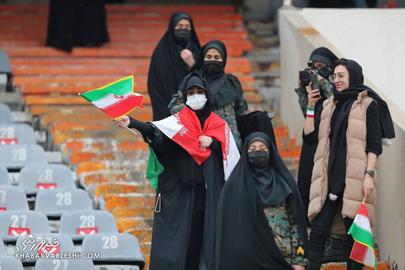 فدراسیون فوتبال دو ادعای ویژه برای دربی ۱۰۲ تهران دارد؛ ورود زنان برای اولین بار پس از ۴۴ سال به ورزشگاه برای تماشای دربی و همین‌طور استفاده از تجهیزات VAR، یا همان کمک داور ویدیویی