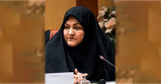 «زهرا لری»، مدیر مدرسه رضوانی‌نژاد کرمان، یکی از این معلمان است. براساس گزارش شورای هماهنگی تشکل‌های صنفی فرهنگیان ایران، «جان باختن این مدیر مدرسه به دلیل فشارهای امنیتی بوده است.»