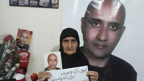 ستار بهشتی، وبلاگ نويس ايرانی، ۹ آبان ماه سال ۱۳۹۱ توسط پليس فتا بازداشت شد و سه روز پس از بازداشت يعنی ۱۳ آبان ماه خبر درگذشتش منتشر شد