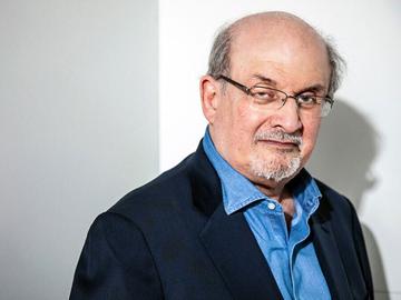 آیا سلمان رشدی می‌تواند از جمهوری اسلامی شکایت کند؟