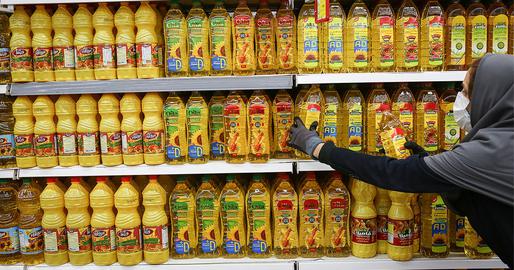 Savola Group products covered a wide range, including edible oils, sugar, bread, dried nuts, frozen food, spices, dates and confectioneries. It had more than 50 percent of Iran’s cooking oil market
