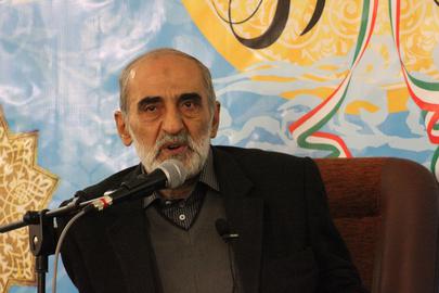 فرمان انتخاباتی شریعتمداری: همه به نفع یک نفر کنار بروید