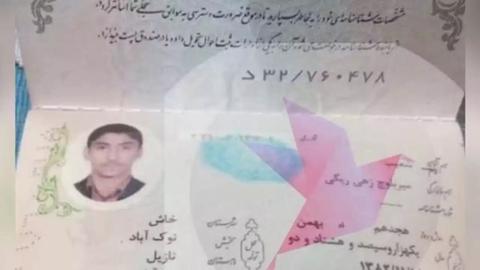 این نوجوان ۱۸ ساله عصر روز ۱۳ مهرماه در مقابل در داروخانه بازداشت شد. او حالا با اتهام «افسادفی‌الارض» به ‫#اعدام‬ محکوم شده است