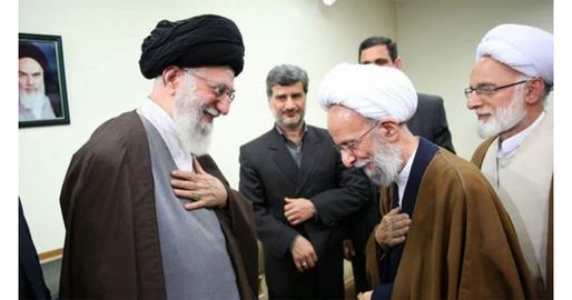 مصباح یزدی یکی از تقدیس کنندگان ولایت فقیه و خشونت حکومتی بود. علی خامنه‌ای پس از مرگ مصباح یزدی او را «متفکری برجسته» عنوان کرد