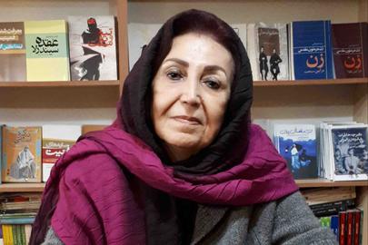 «شهلا لاهیجی»، از نخستین زنان ناشر ایران، مدیر و موسس انتشارات روشنگران و مطالعات زنان، با پشتکاری بی‌مانند در چهار دهه عمر حرفه‌ای خود در عرصه‌های مختلف، کوشید تا قدر و منزلت زن ایرانی را ارتقا دهد و فاصله‌های حقوقی زنان با مردان کم شود