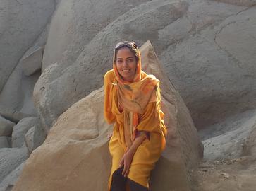 Saba Azarpeik, an imprisoned Iranian journalist, suffered a miscarriage and lost her two-month-old fetus after being taken from prison to the hospital due to heavy bleeding