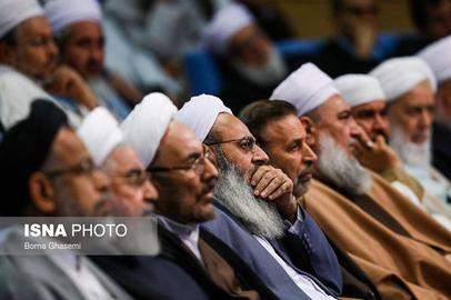«بی‌‌آبرو» کردن روحانیون منتقد: سنت پنجاه ساله جمهوری اسلامی
