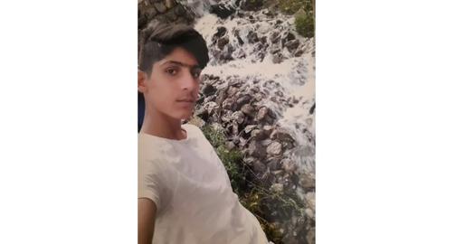 Erfan was book-loving, thoughtful and studious young man who, according to a source close to the family, had been reading books by Nietzsche, Sadegh Hedayat, and Dostoevsky since he was 15 years old