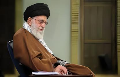 بهمن‌ماه، خبرگزاری رسمی دولت «ایرنا»، در گزارشی نوشت که معاونت قضایی قوه قضاییه در پی موافقت رهبر جمهوری اسلامی با پیشنهاد رییس قوه قضاییه برای «عفو معیاری متهمان و محکومان»،  «در ایام سالگرد پیروزی انقلاب اسلامی و اعیاد ماه رجب،» «جزییات این عفو و بخشش گسترده» را که شامل «ده‌ها هزار نفر» می‌شود، ارائه کرده است
