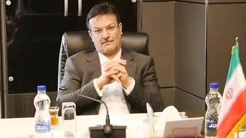 بنا به اسناد ایران‌وایر، ارتباط علیرضا حیدرآبادی با پسر اژه‌ای، عامل اصلی آزادی و رهایی‌ او از مجازات اخلال‌گری در نظام اقتصادی است